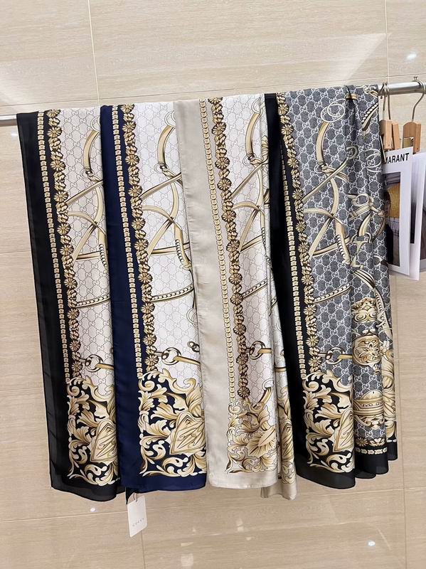 Gucci silk Scarf 90-180cm E060516